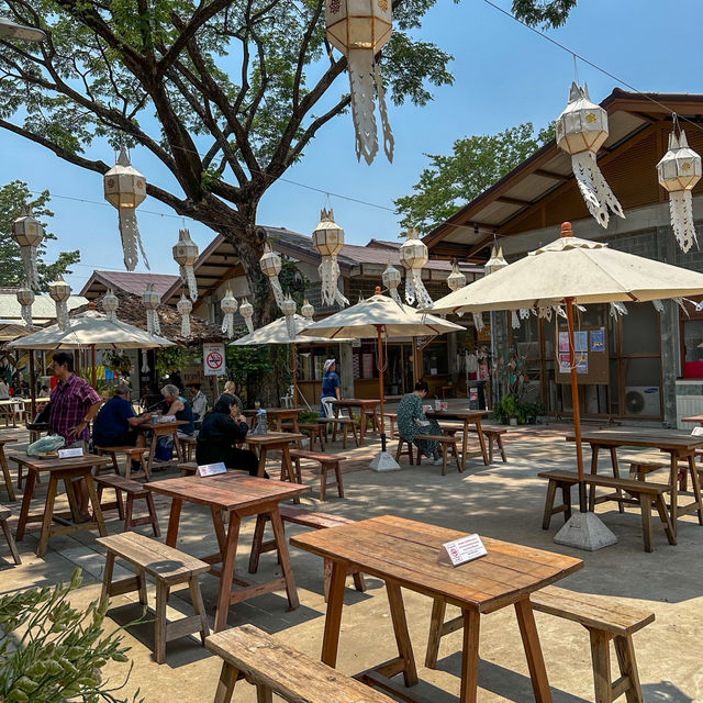 ชิม ช้อป ชิล🛍️ที่ตลาดจริงใจมาร์เก็ตเชียงใหม่