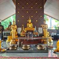 สักการะหลวงพ่อโสธรและหลวงพ่อโตองค์ใหญ่