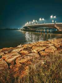 Coastal Chic & Marina Lights: A Night Stroll at Straits Quay