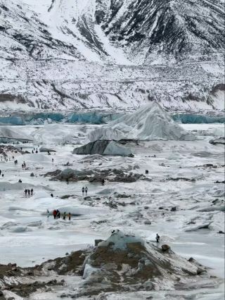 Laigu Glacier: A Symphony of Snow and Silence