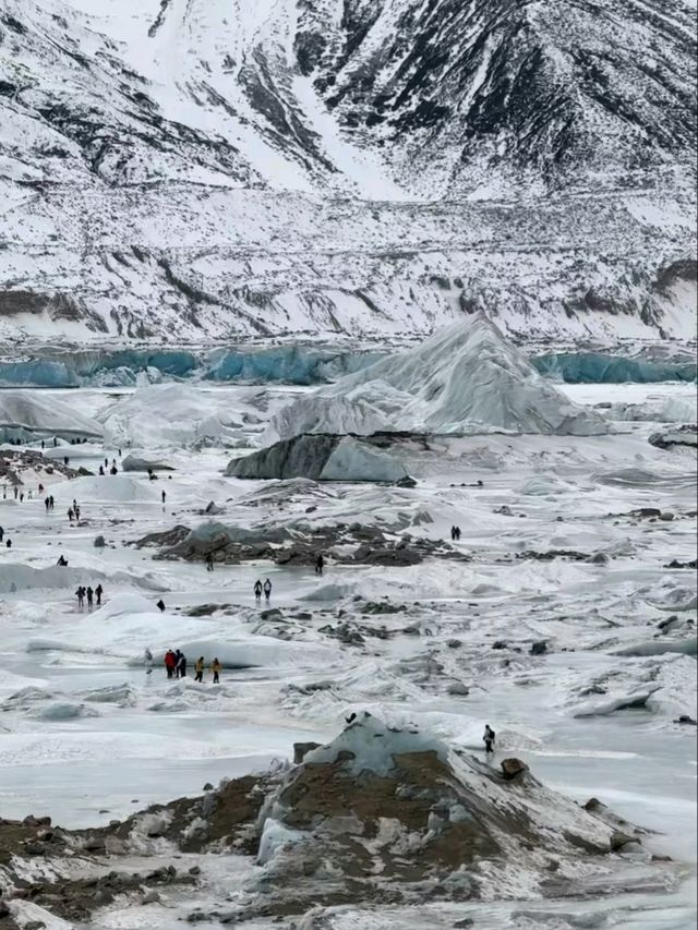 Laigu Glacier: A Symphony of Snow and Silence
