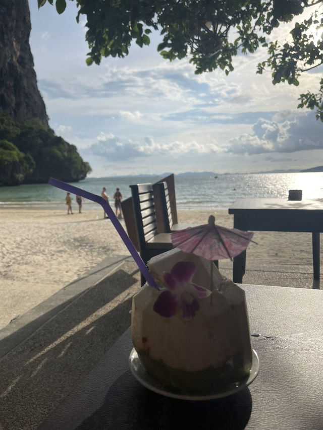 ติดฝนก็ฟินได้ ไร่เลย์ เบย์ รีสอร์ท หาดไร่เลย์