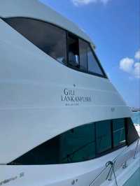 🌺 Gili Lankanfushi Maldives – A Whisper of Heaven Over Water 🌊✨