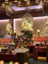 Buddha Tooth Relic Temple (วัดเขี้ยวแก้ว)