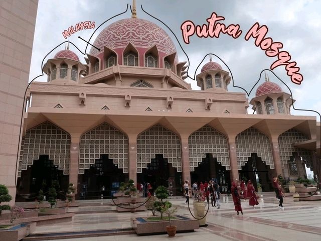 มัสยิดปุตรา (PUTRA MOSQE)