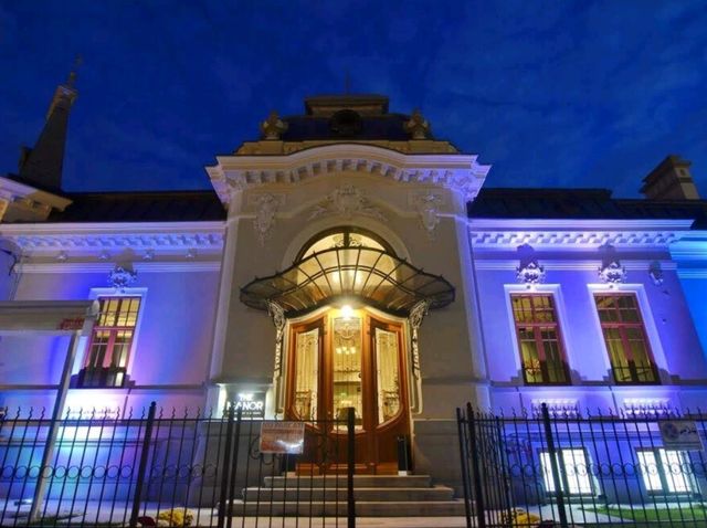 The Manor Restaurant & Lounge