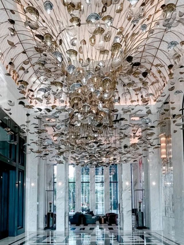 🇮🇩🌟 Jakarta Dreams: Sleep, Splash & Shine at The Langham! 🏙️💫