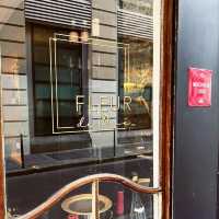 Pave flower Restaurant