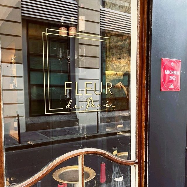Pave flower Restaurant