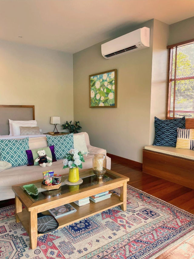 LakeView Floating Villa