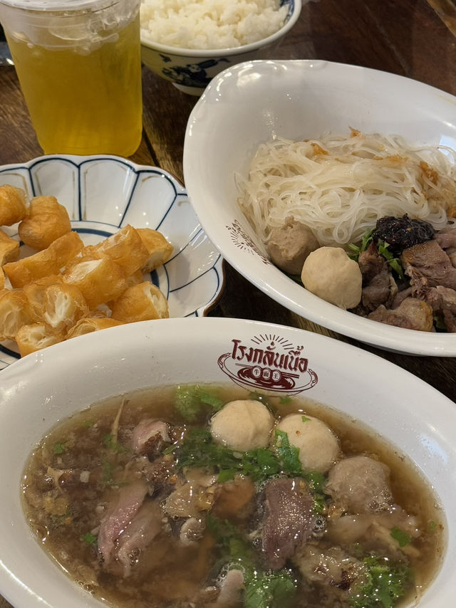 Explore Songwat – Bangkok’s Revived Coffee & Culture Lane ☕️