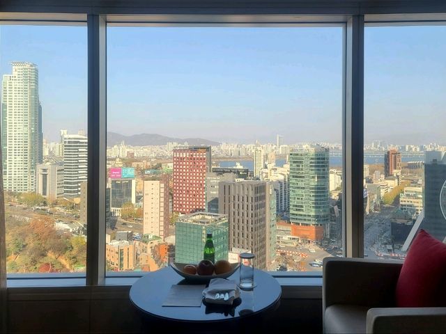 인터컨티넨탈 서울 코엑스 템플 뷰 룸(스파이어)
