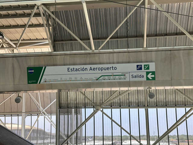 【パナマ・メトロ 空港支線（El Ramal）｜トクメン空港から市内へ直結！】