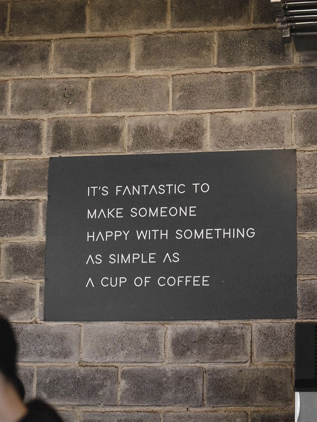 「Factory Coffee」🇹🇭| 咖啡冠軍工業風咖啡店☕️ 