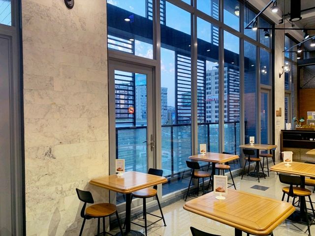 高雄住宿｜鄰近瑞豐夜市、駁二，絕佳位置！