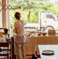 Dear Lion Cafe