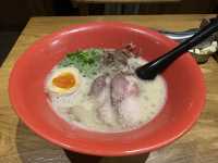 【Sanmai Ramen／サンマイラーメン｜チェンマイ“ニンニク仕上げが光る本格豚骨一杯”】