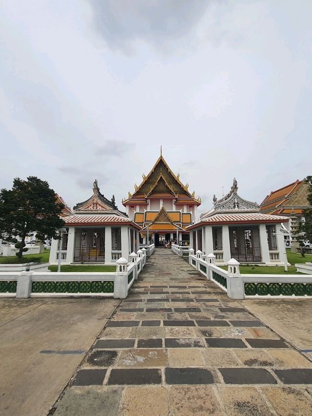  วัดกัลยาณมิตร วรมหาวิหาร กรุงเทพ