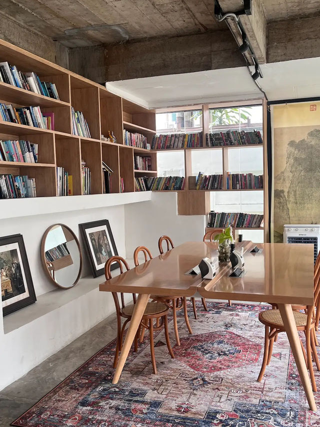 YOLO Bangkok, Boutique Comfort with a Side of Soul