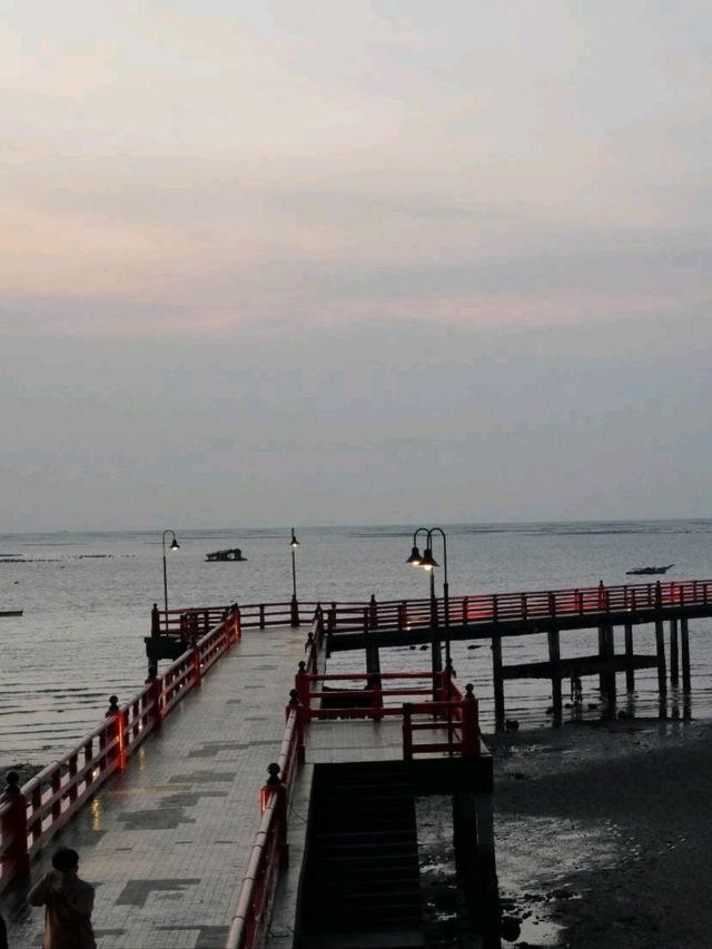 สะพานแดง ศรีราชา