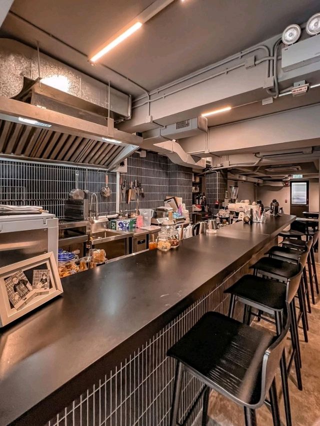 Saloon Cafe Hongkong