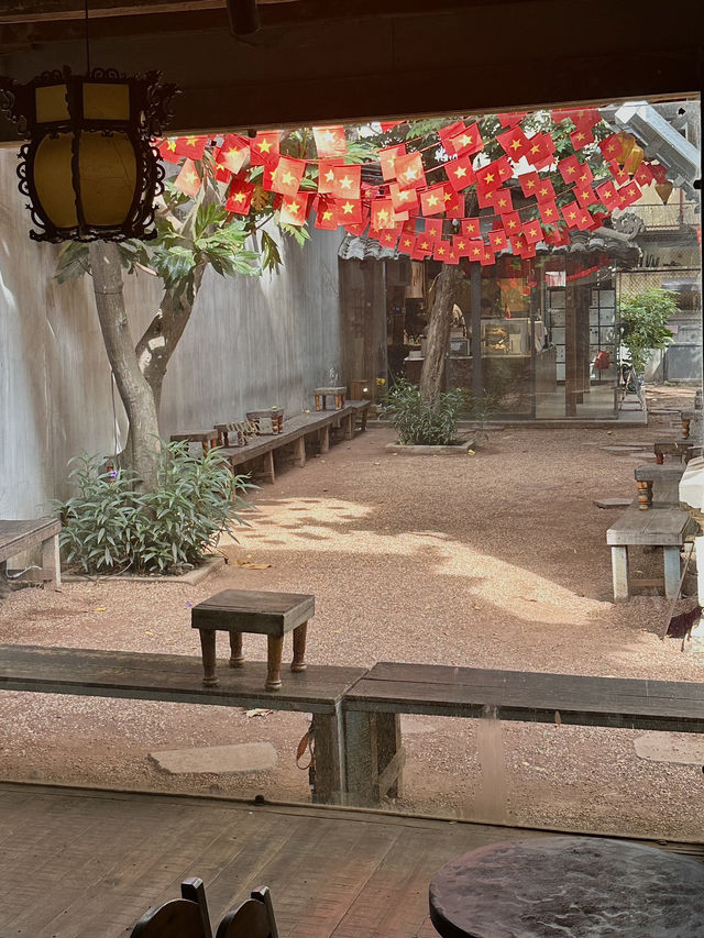 胡志明探店ෆ⃛ 最美古宅咖啡與光影的午後🍃