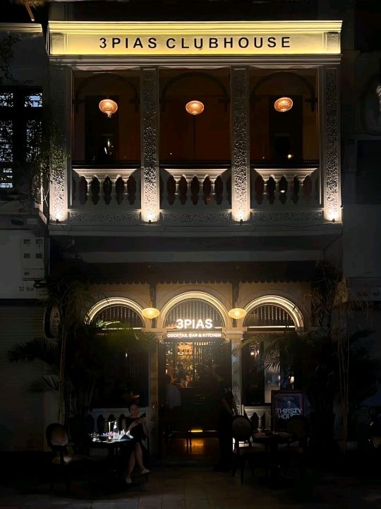 3Pias Club House