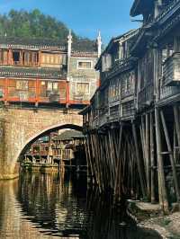 📍Xiangxi · Fenghuang Ancient Town 🌧️ A Rainy Day’s Romance in a Riverside Town