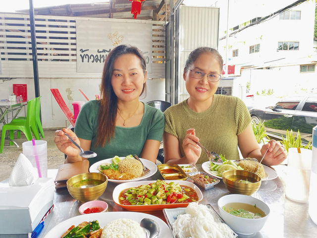 ข้าวมันไก่นายโต้ง - ร้านที่จริงใจในอุบล