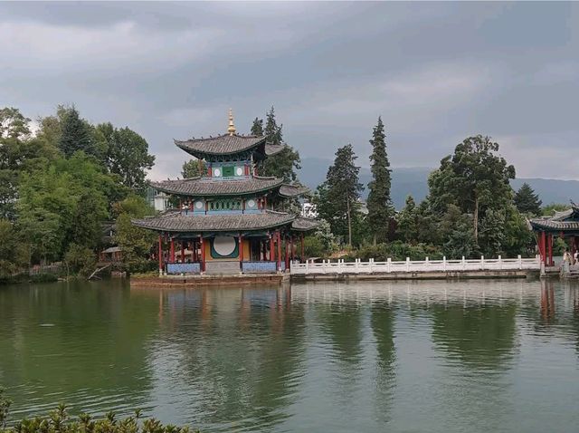 Moon Bend of Jinsha River (Lijiang area, Yunnan)