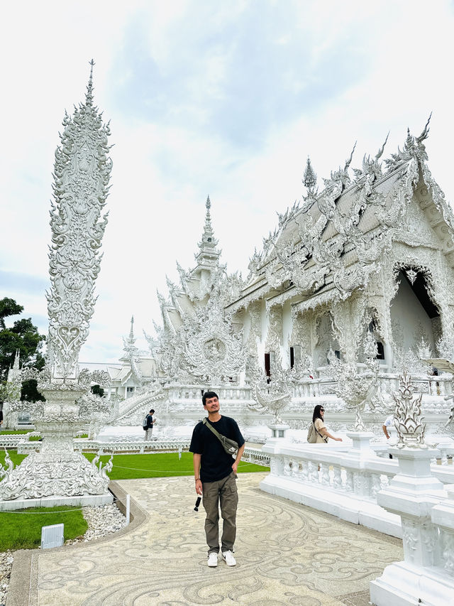 The Taj Mahal of Thailand Wat Rong Khun temple 