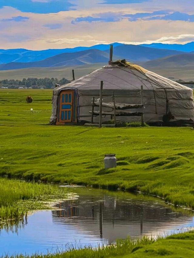 Sleep in a Yurt, Ride into Legend: Welcome to Hohhot’s Grasslands Sleep in a Yurt, Ride into Legend: Welcome to Hohhot’s Grasslands