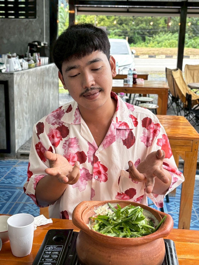 ร้านมุมชา หนองหลุมพอ (ใต้เสาโทรศัพท์ เยื้องกับปั๊ม ร้านมุมชา หนองหลุมพอ (ใต้เสาโทรศัพท์ เยื้องกับปั๊ม