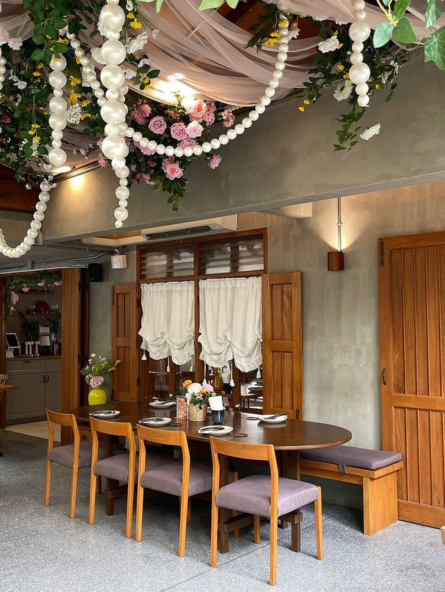 Clay Bangkok ร้านอาหารและคาเฟ่บรรยากาศสุดโฮมมี่