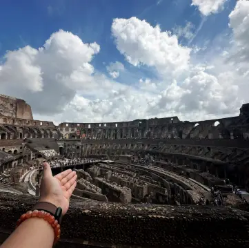 The Colosseum and the Arch of Constantine: Majestic Monuments of the Rise and Fall of the Roman Empire