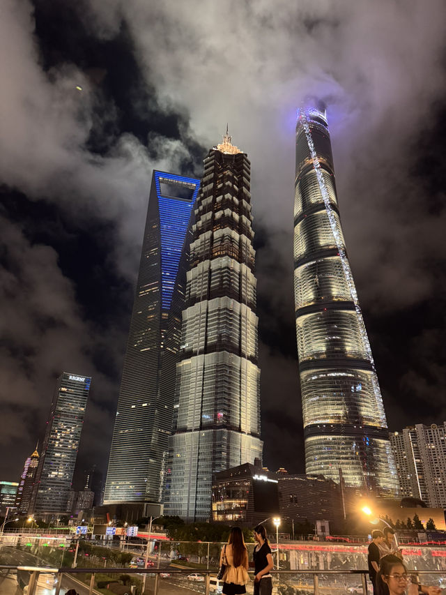 晴天散步現代建築群好chill  