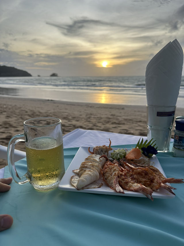 หาดในยาง “วิวเครื่องบิน + เสียงคลื่นชื่นใจ หาดในยาง “วิวเครื่องบิน + เสียงคลื่นชื่นใจ