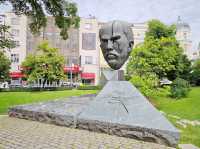 城市靈魂的一角，綠意與藝術共存的街頭花園#水晶花園（Crystal Garden）-Sofia Bulgaria