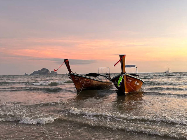 🌴🌊 Ao Nang Beach – Krabi’s Vibrant Seaside Escape 🏖✨