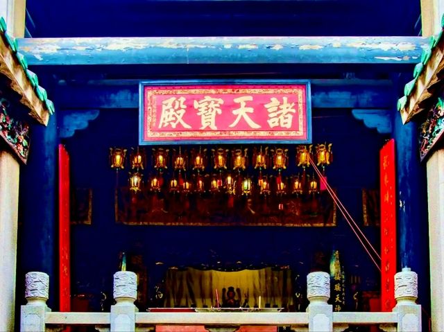 Castle Peak Monastery (Tsing Shan Monastery) – A Spiritual Escape Above the City Castle Peak Monastery (Tsing Shan Monastery) – A Spiritual Escape Above the City