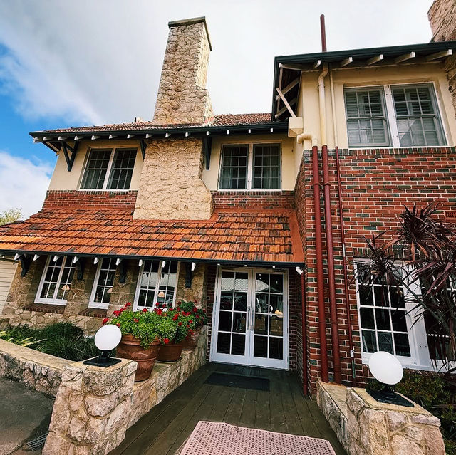 Caves House Hotel