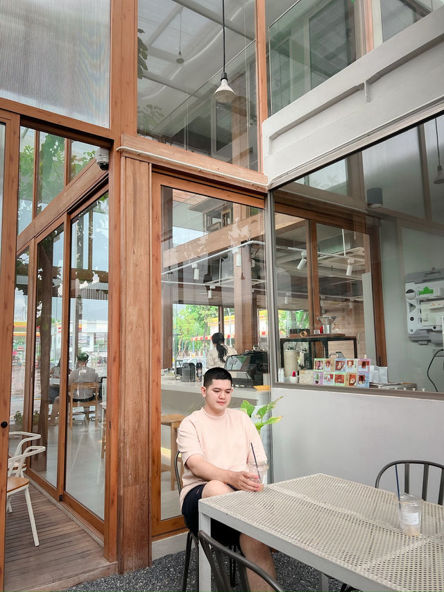 📍 Brewtanist Café, ปราจีนบุรี