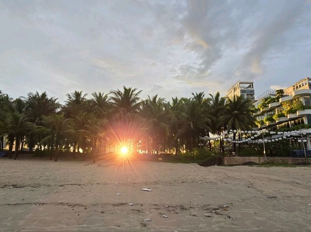 베트남 다낭 미케비치의 아름다운 일몰 베트남 다낭 미케비치의 아름다운 일몰