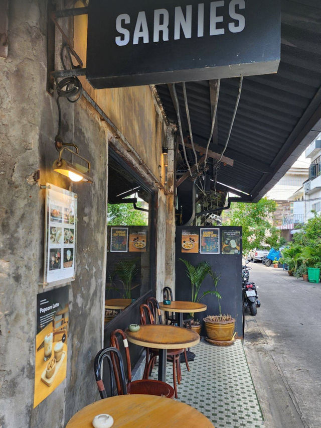 Sarnies Bangkok เคาเฟ่สไตล์วินเทจที่มีบรรยากาศดี