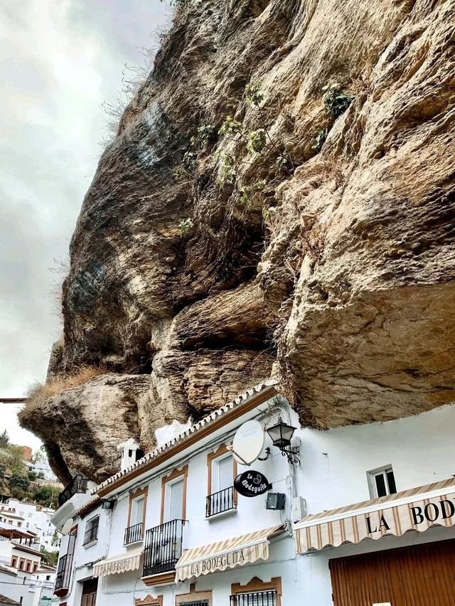 西班牙🇪🇸 ‖ Setenil-建在懸崖內的小鎮
