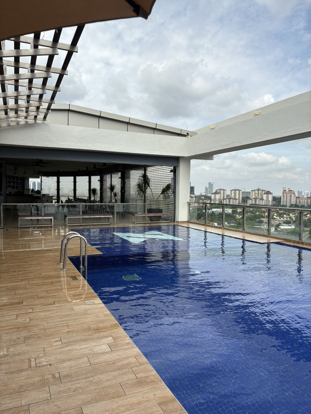 Poolside Moments🏊‍♂️