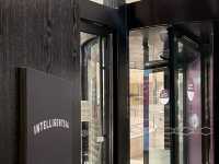 인텔리젠시아 커피 도시의 한복판에서 만나는 조용한 리듬