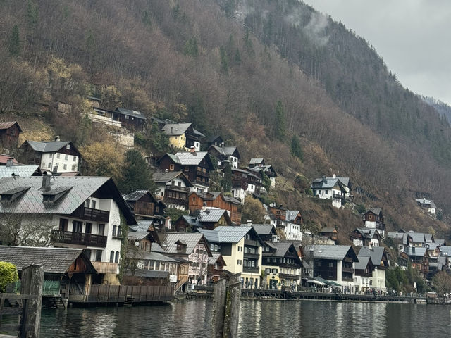 🏔️ HALLSTATT — AUSTRIA’S PICTURE-PERFECT WINTER VILLAGE ❄️🇦🇹