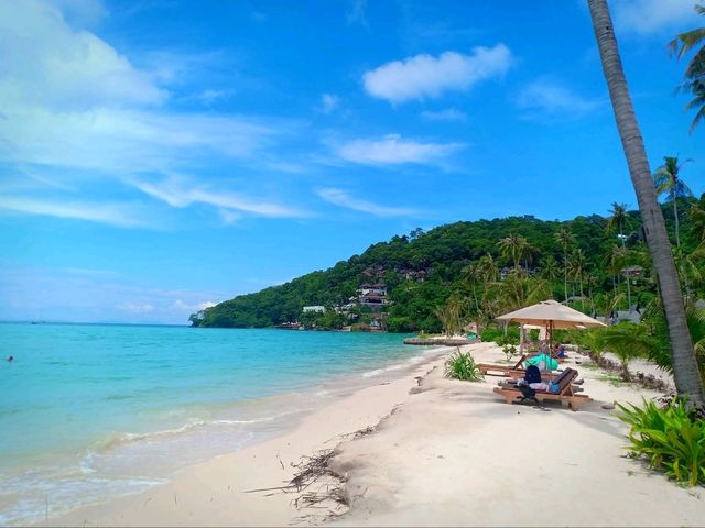 หาดทรายละเอียด อ่าวโลมาเกา เกาะพีพี สวยจึ้ง!! หาดทรายละเอียด อ่าวโลมาเกา เกาะพีพี สวยจึ้ง!!