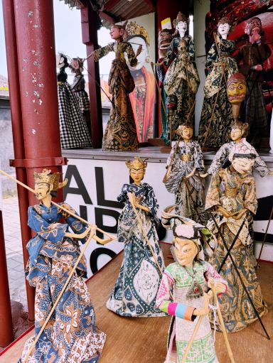 木と魂：バリ島を象徴する木彫りの操り人形 🪵。 | Trip.com バリ島